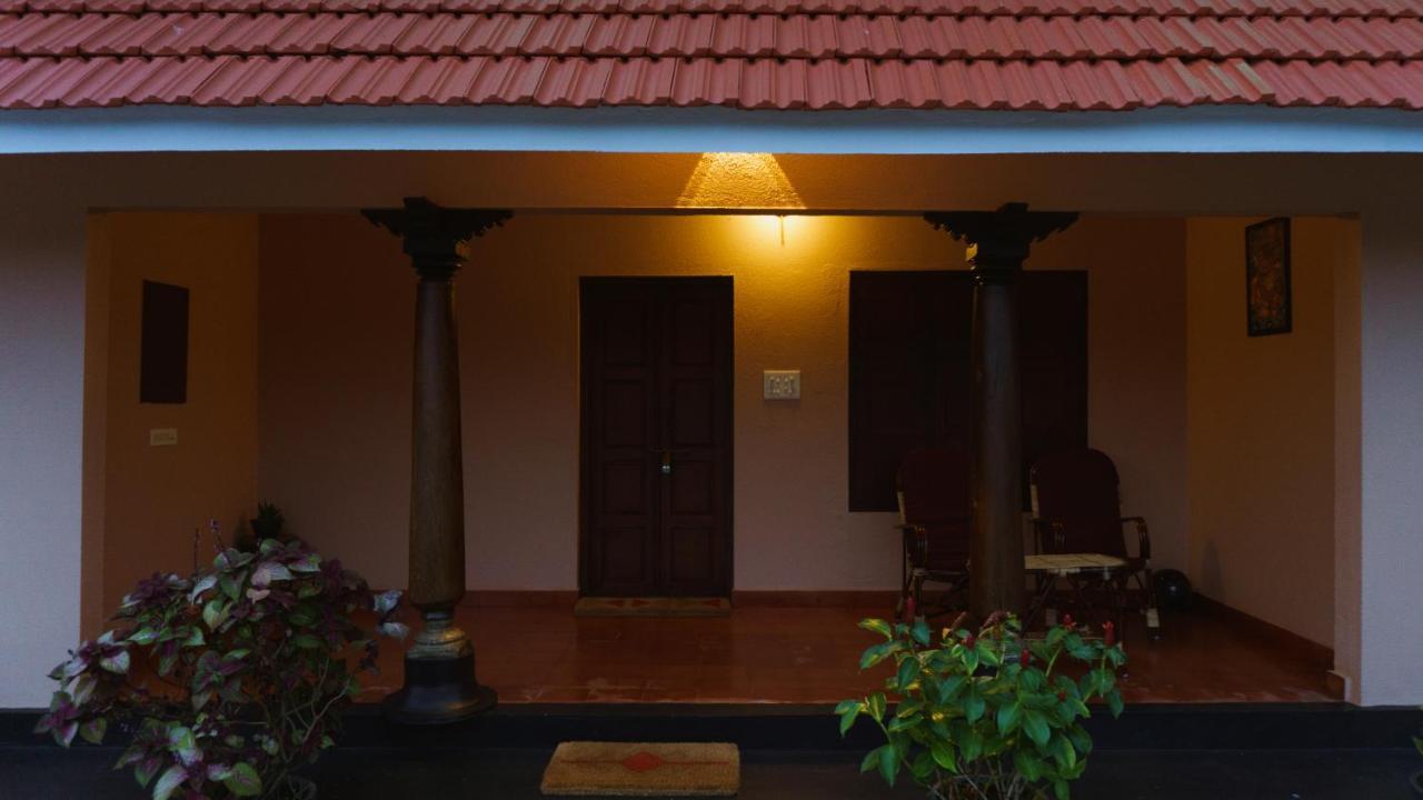 Canalview Private Cottage Azhikkal Ayiram Thengu Panmana Eksteriør bilde